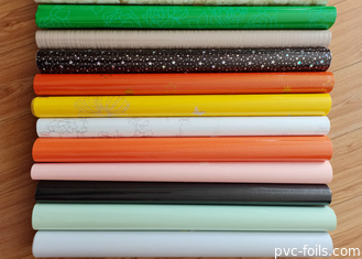 Hoogglanzend kleurrijk patroon zelfklevende PVC-filmrol voor meubelversiering