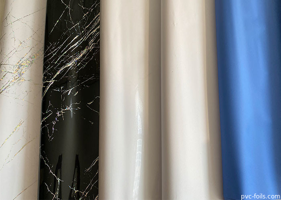 Hoogglanzende 0,18 mm PVC-meubelfolierollen voor interieurdecoratie