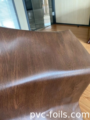 0.1MM de Donkere Eiken Decoratieve Folie van Kleurenpvc voor Binnenlandse Oppervlaktedecoratie