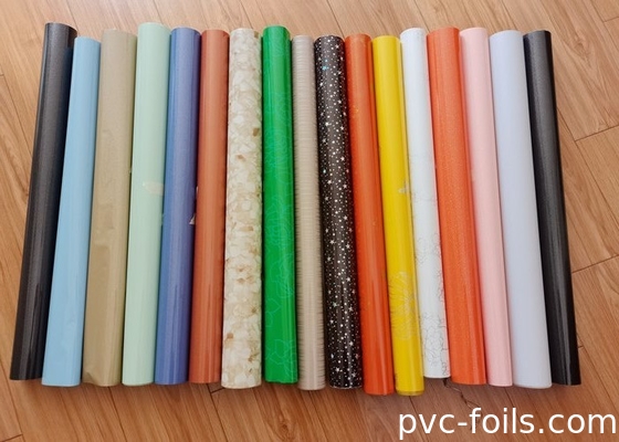 Kleurrijk patroon zelfklevende PVC-filmrol voor interieurdekoratie