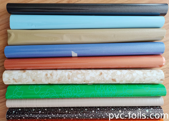 Hoogglanzend kleurrijk patroon zelfklevende PVC-filmrol voor meubelversiering