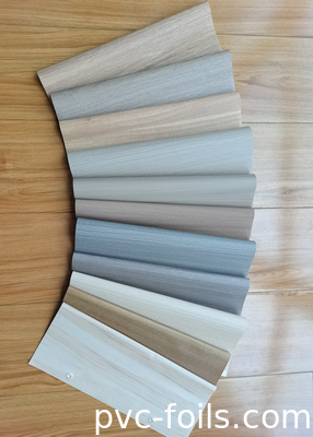 Matte houtgraan PVC interieurfilm voor de decoratie van meubeloppervlakken