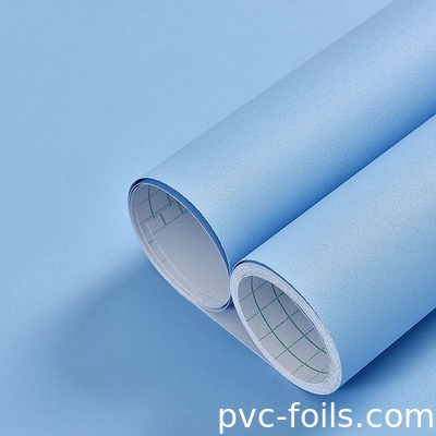 Blauwe vaste kleur zelfklevende PVC-film mat geïmprimeerd - schillen en plakken voor meubelbekleding
